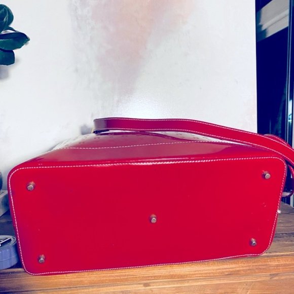 Arcadia Shiny Red Handbag or Shoulder Bag - Picture 3 of 6